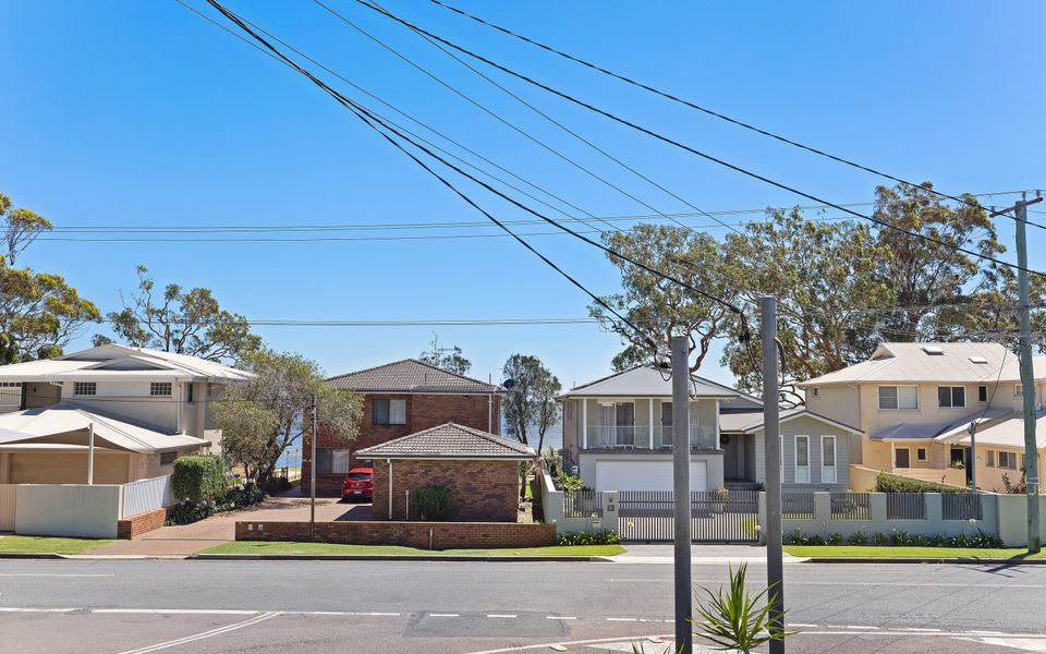 Pet friendly – Views- Meters to the Beach & Anchorage Port Stephens