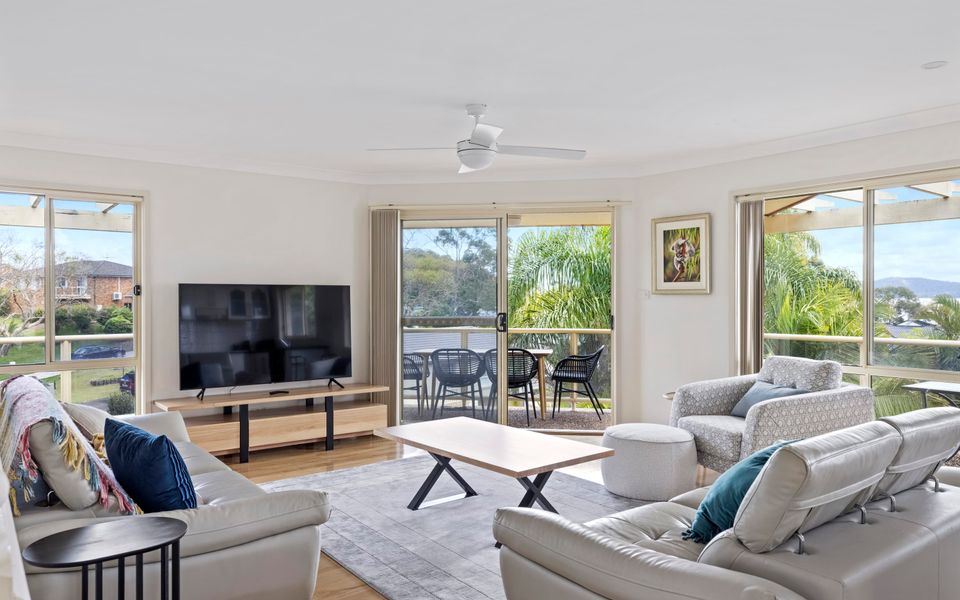 Pet friendly – Views- Meters to the Beach & Anchorage Port Stephens