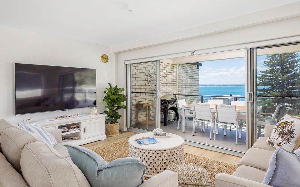 Luxury Escape Sundeck Shoal Bay