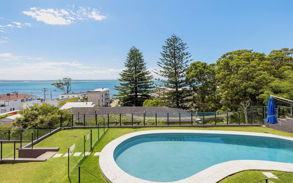 Luxury Escape Sundeck Shoal Bay