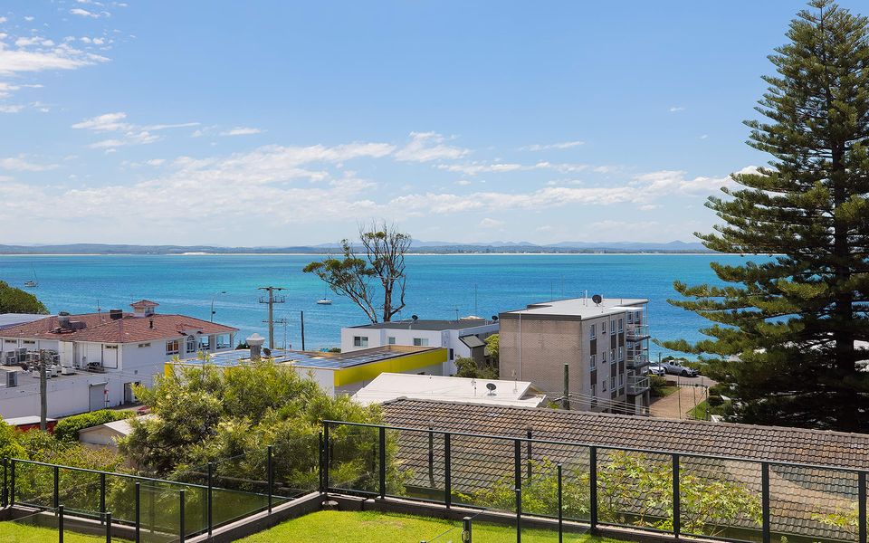 Luxury Escape Sundeck Shoal Bay