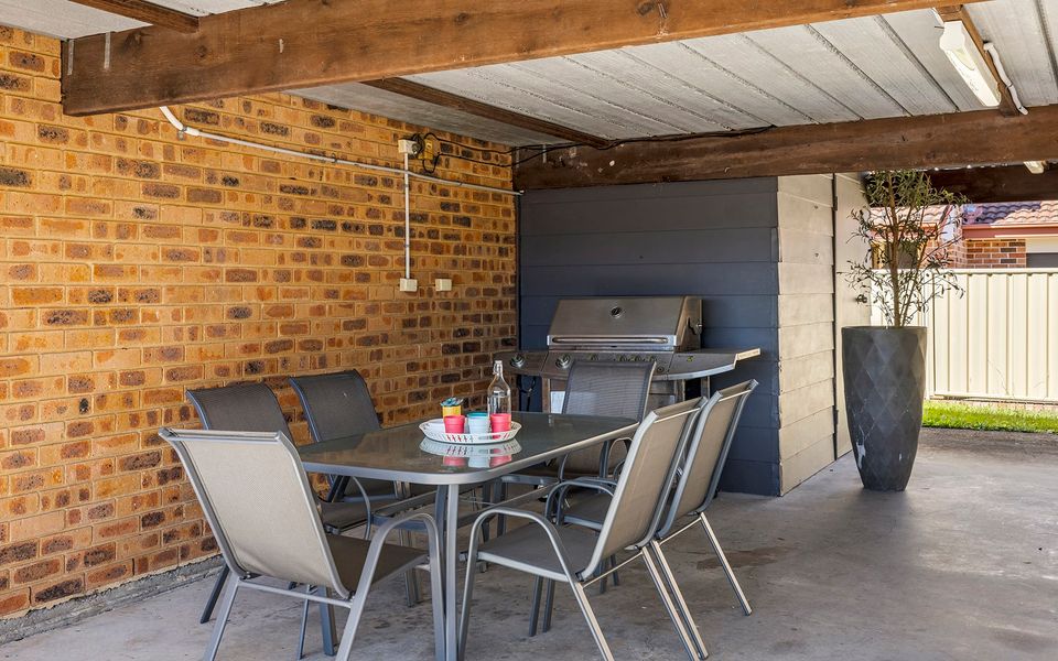 Walking Distance to Shoal Bay Beach