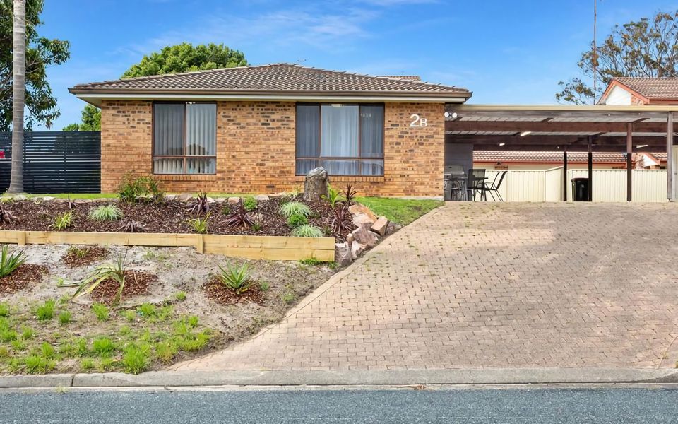 Walking Distance to Shoal Bay Beach