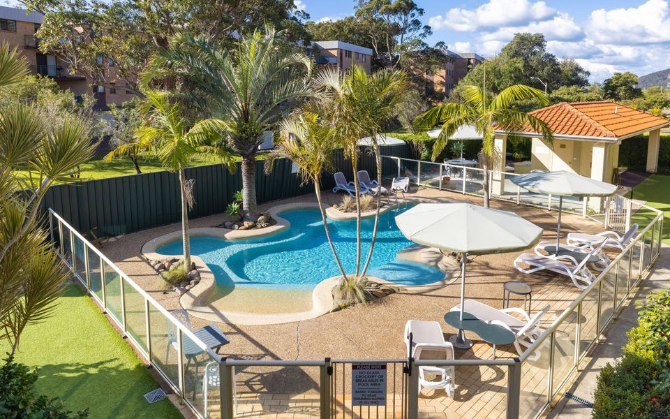 Martys Little Beach NO. 4 Ground Floor Apartment with Heated Pool access