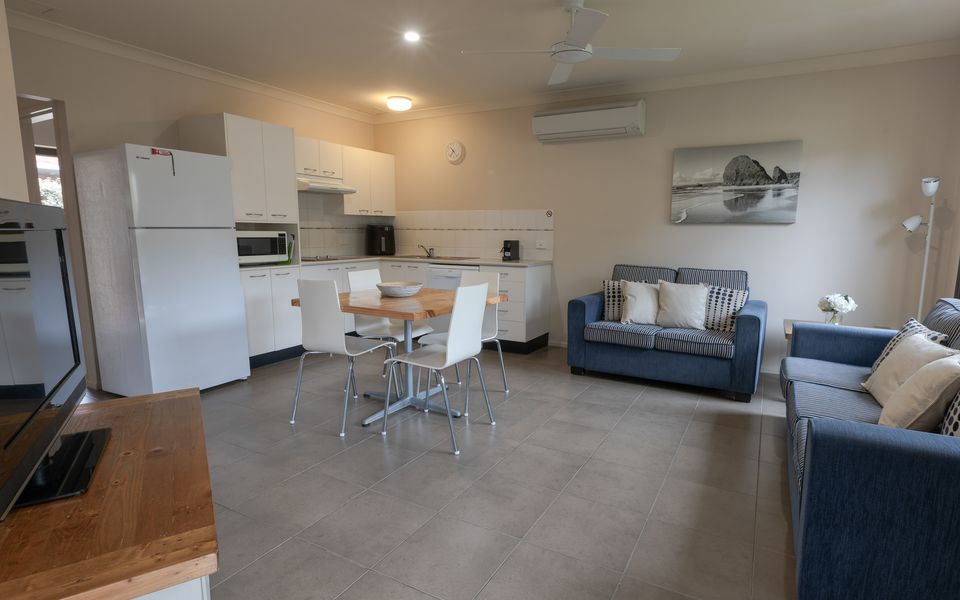 Martys Little Beach NO. 4 Ground Floor Apartment with Heated Pool access