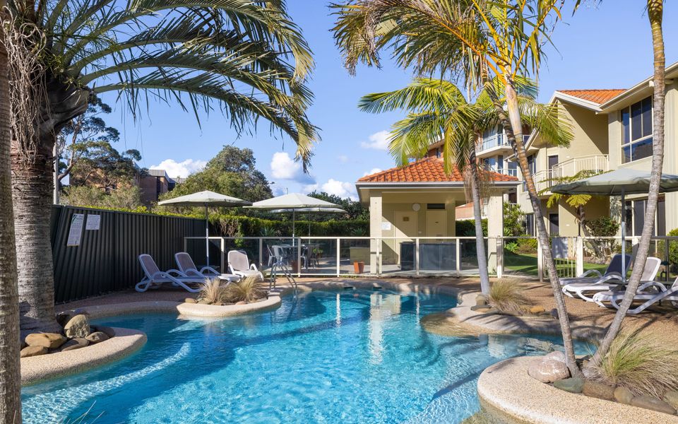 Martys Little Beach NO. 4 Ground Floor Apartment with Heated Pool access