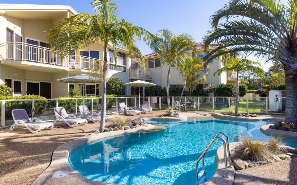 Martys Little Beach NO. 4 Ground Floor Apartment with Heated Pool access