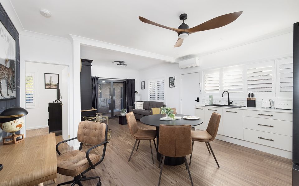 Little Beach Boutique Apartment – Whole Property