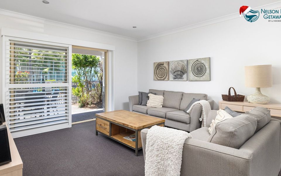 Oaks Pacific Blue Pool spa more in complex