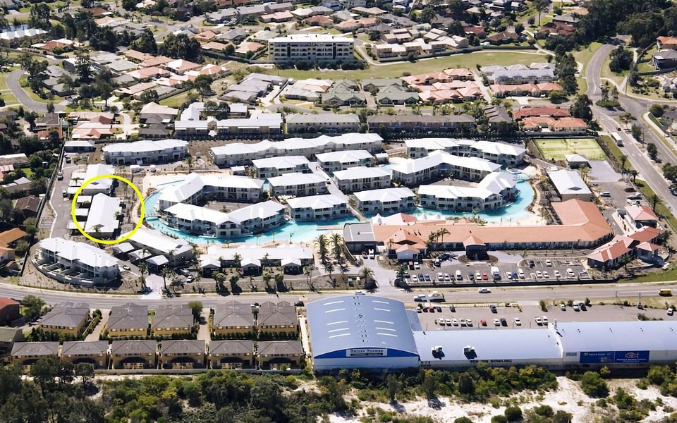 Oaks Pacific Blue Pool spa more in complex