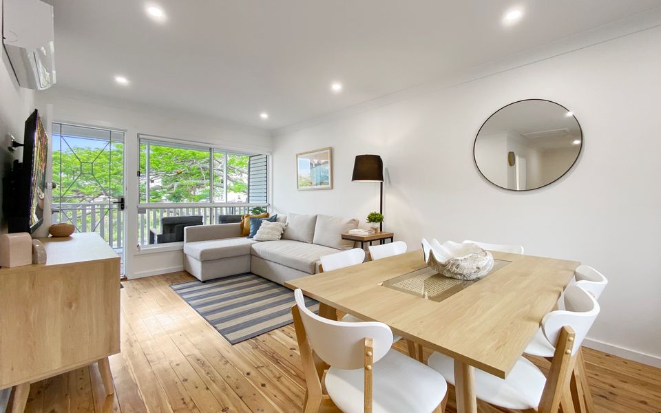 Dining/Lounge - upstairs