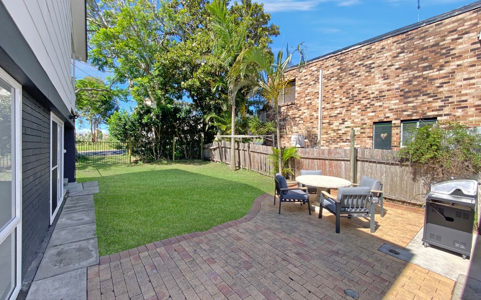 Shoal Bay Beach House – One