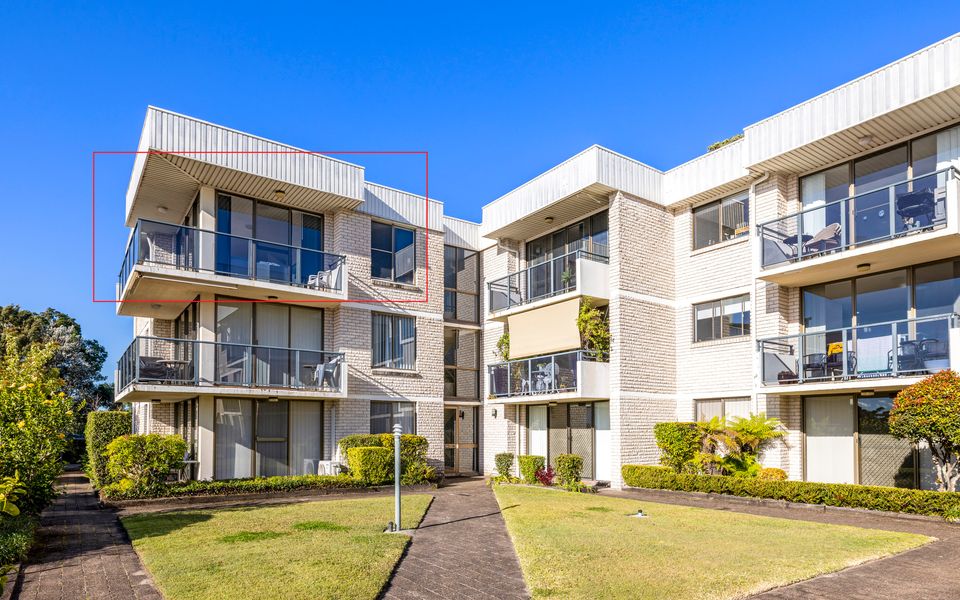 Views and Pool in a Great Location in Nelson Bay