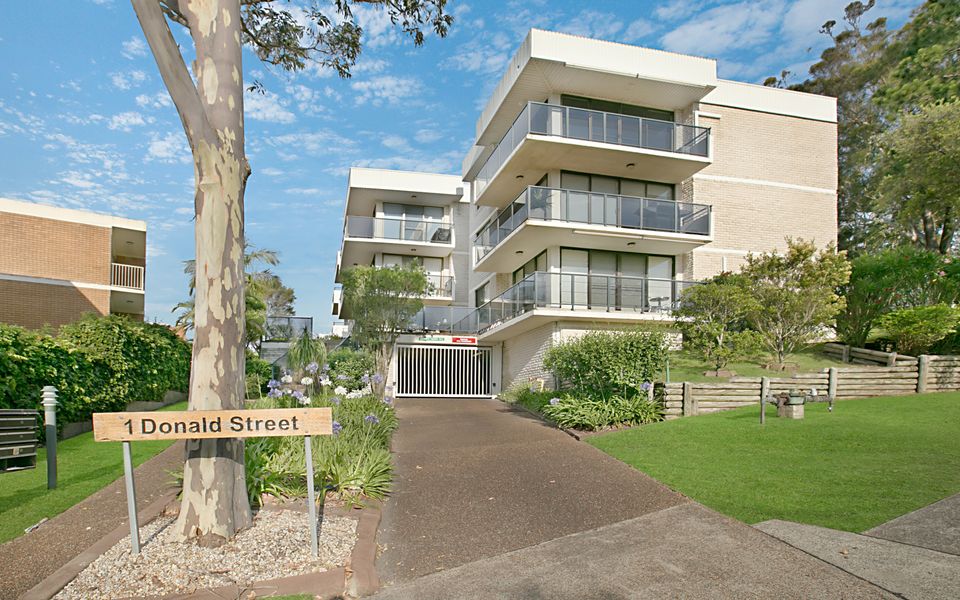 Views and Pool in a Great Location in Nelson Bay