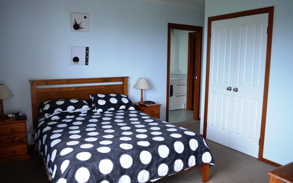 A Willo’s View Crescent Head