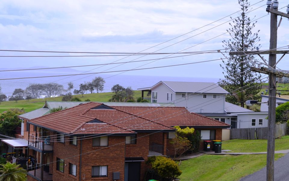 A Willo’s View Crescent Head