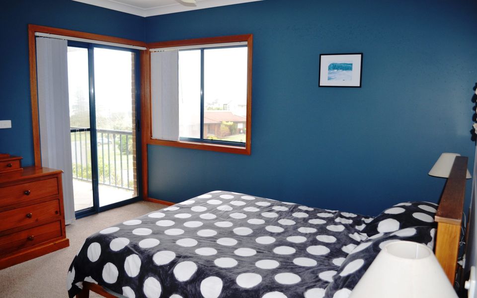 A Willo’s View Crescent Head