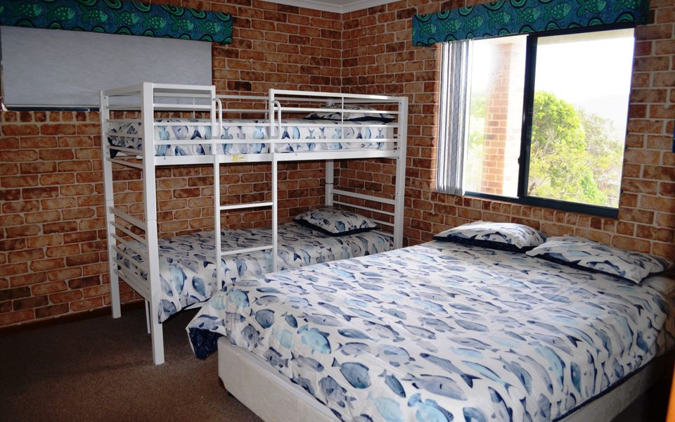 A Willo’s View Crescent Head