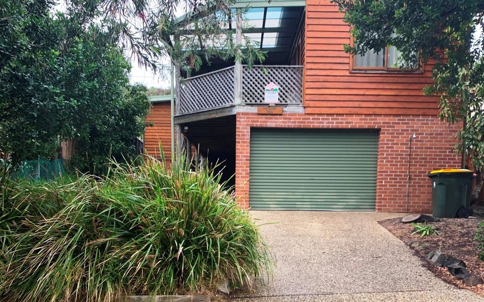 Crescent View Crescent Head