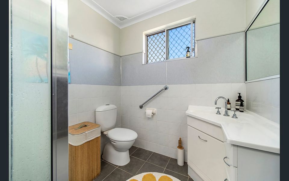 Crescent Escape Crescent Head