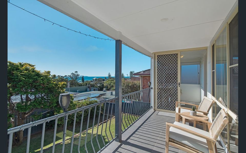 Crescent Escape Crescent Head