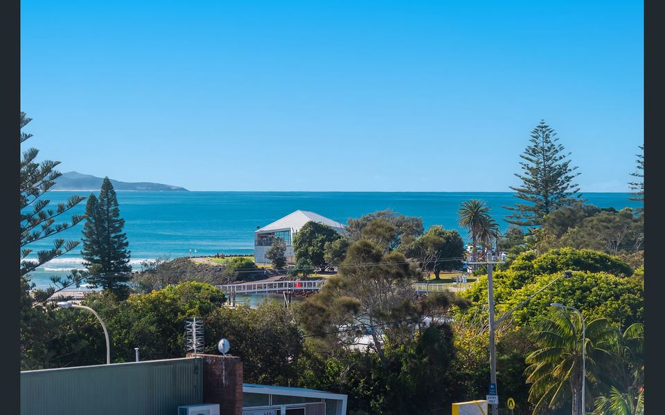 Crescent Escape Crescent Head