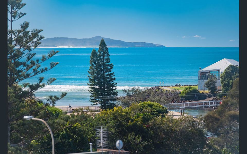 Crescent Escape Crescent Head