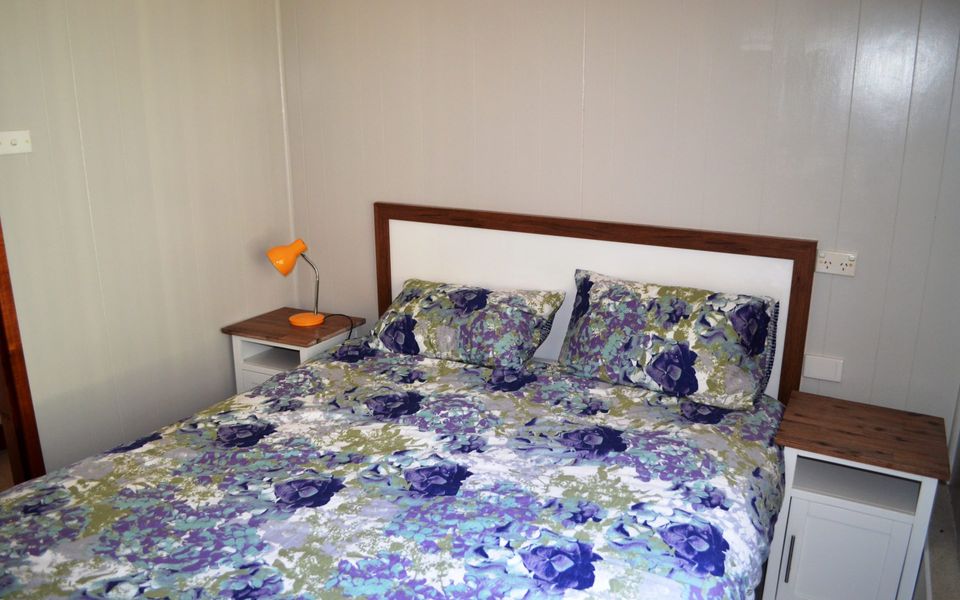 Kalinda Crescent Head