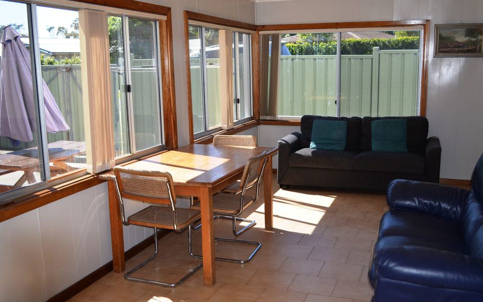 Kalinda Crescent Head