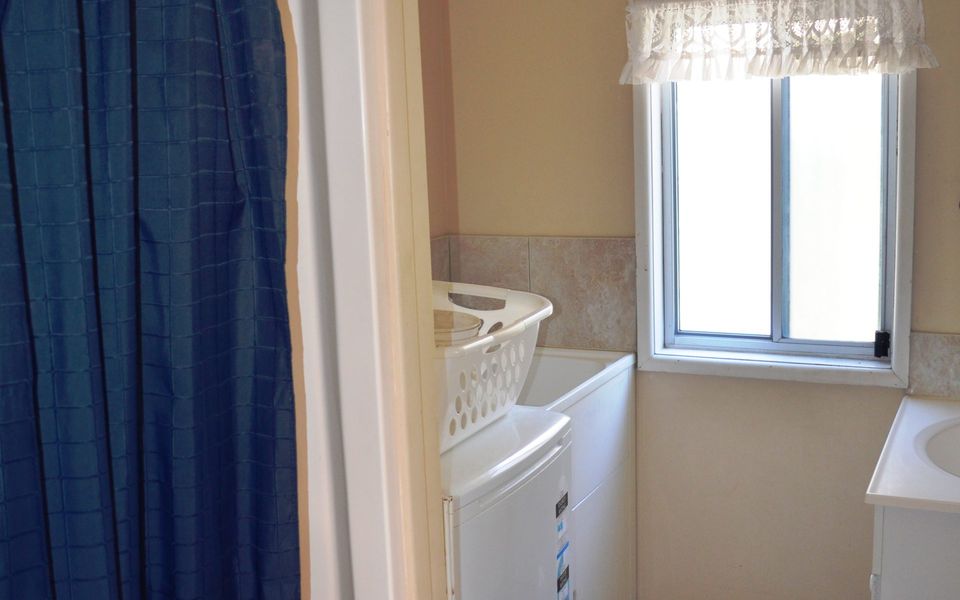 Kalinda Crescent Head