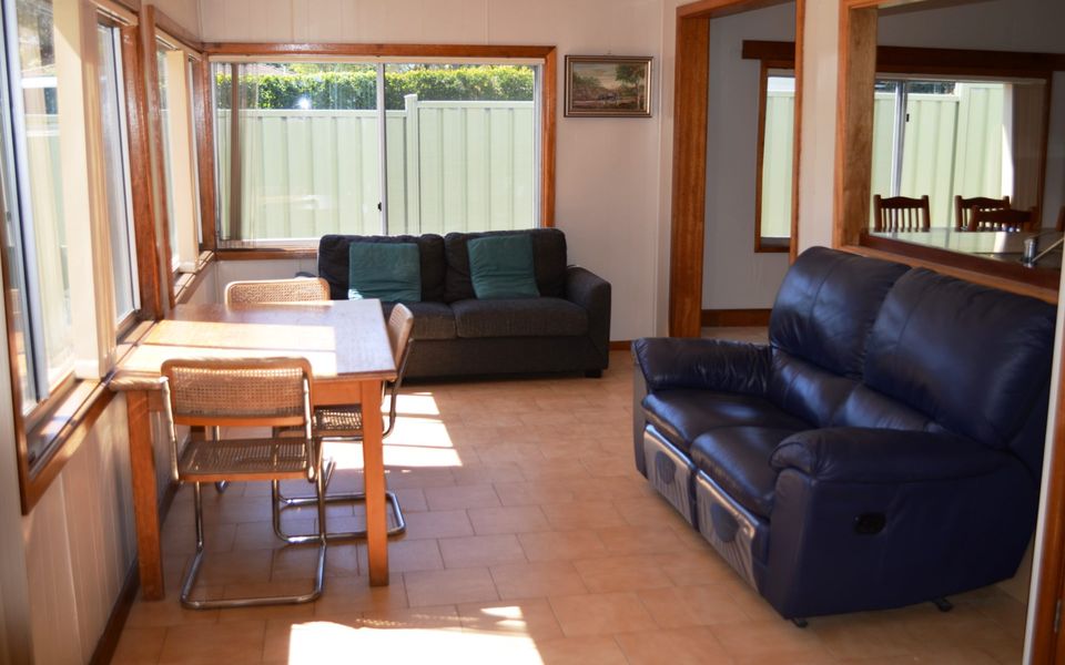 Kalinda Crescent Head