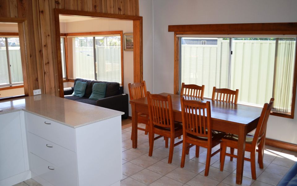 Kalinda Crescent Head