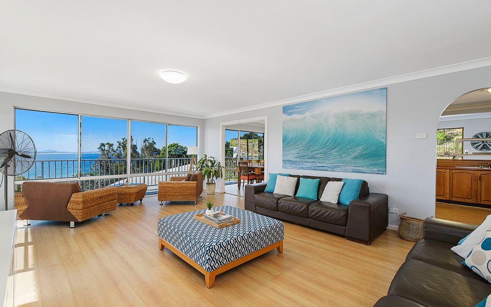 Malibu Crescent Head