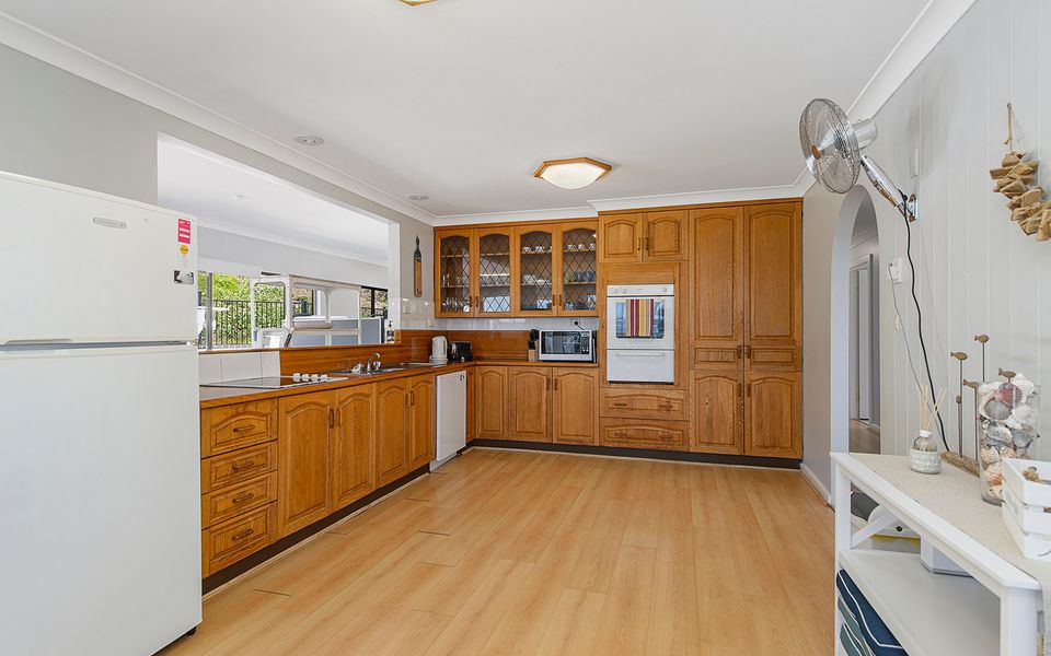 Malibu Crescent Head