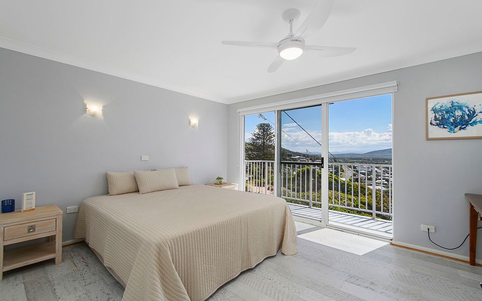 Malibu Crescent Head