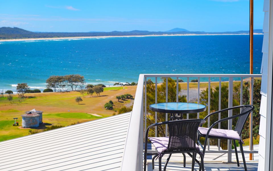 Malibu Crescent Head