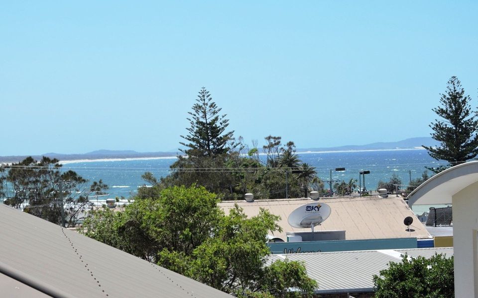 Oceans 12 Crescent Head