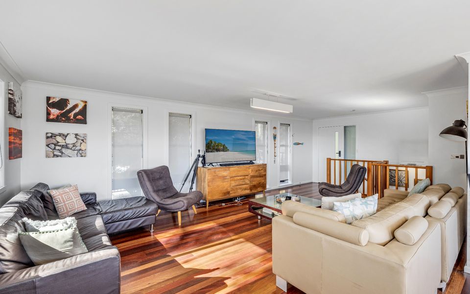 Bob’s Shout Crescent Head NSW 2440
