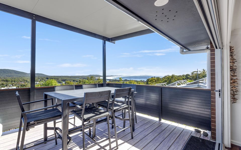 Bob’s Shout Crescent Head NSW 2440