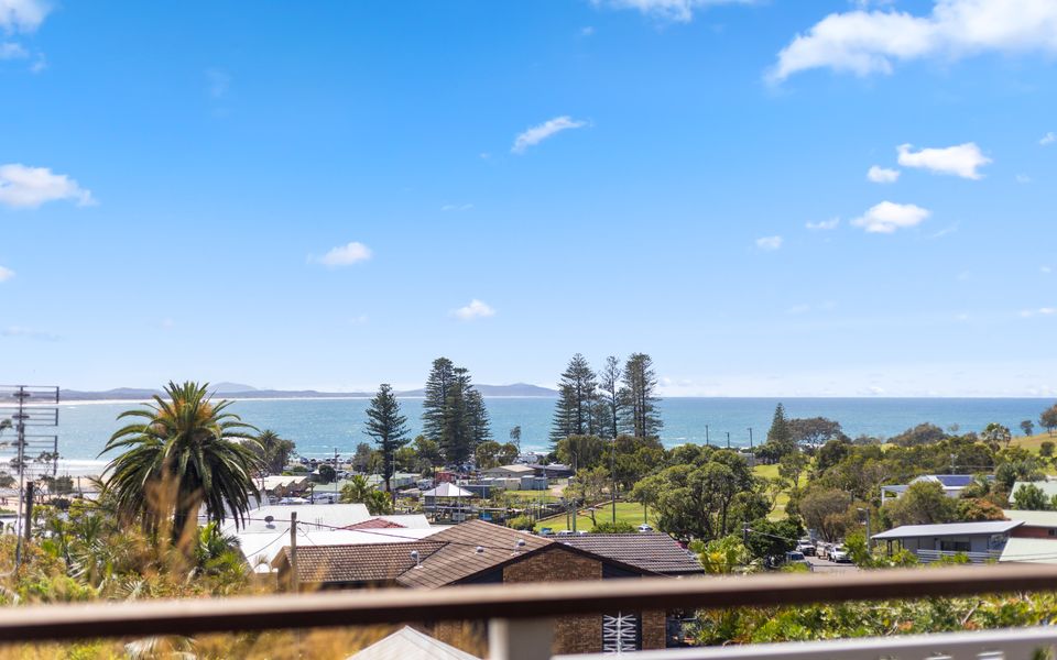 East 20 @ Crescent Head