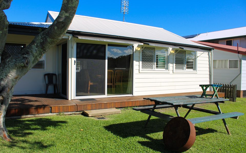 By The Lake Cottage Crescent Head