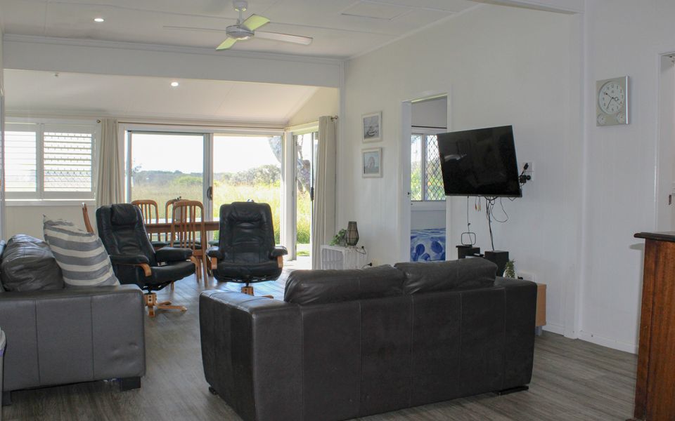 By The Lake Cottage Crescent Head