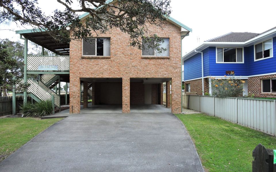 By The Sea 1 Crescent Head