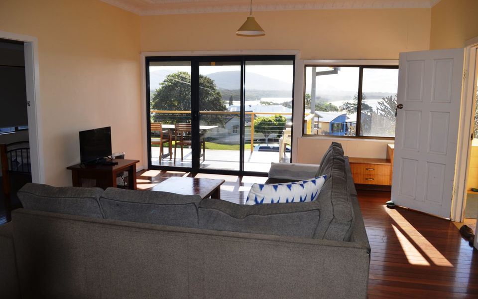 Careulea Crescent Head