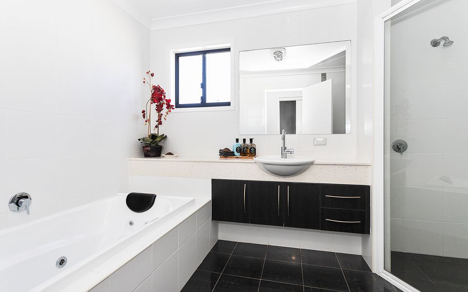 Mollymook Luxury Beachfront Apartment 10