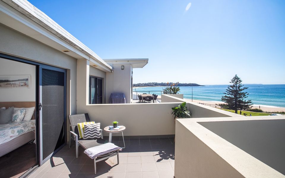 Mollymook Luxury Beachfront Apartment 10