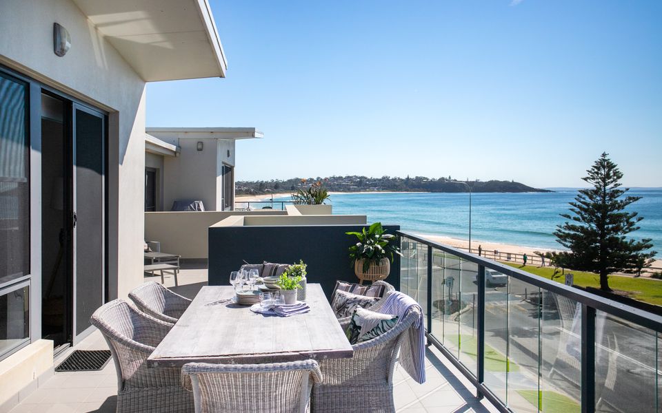 Mollymook Luxury Beachfront Apartment 10