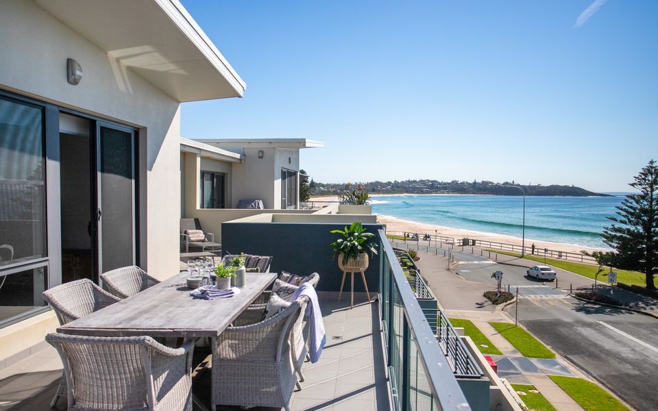 Mollymook Luxury Beachfront Apartment 10