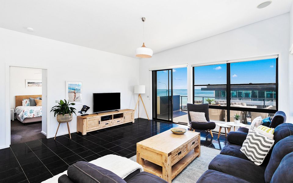 Mollymook Luxury Beachfront Apartment 10