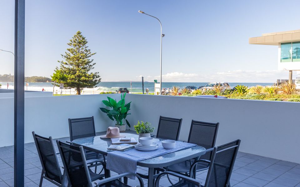 Mollymook Luxury Beachfront Apartment 3